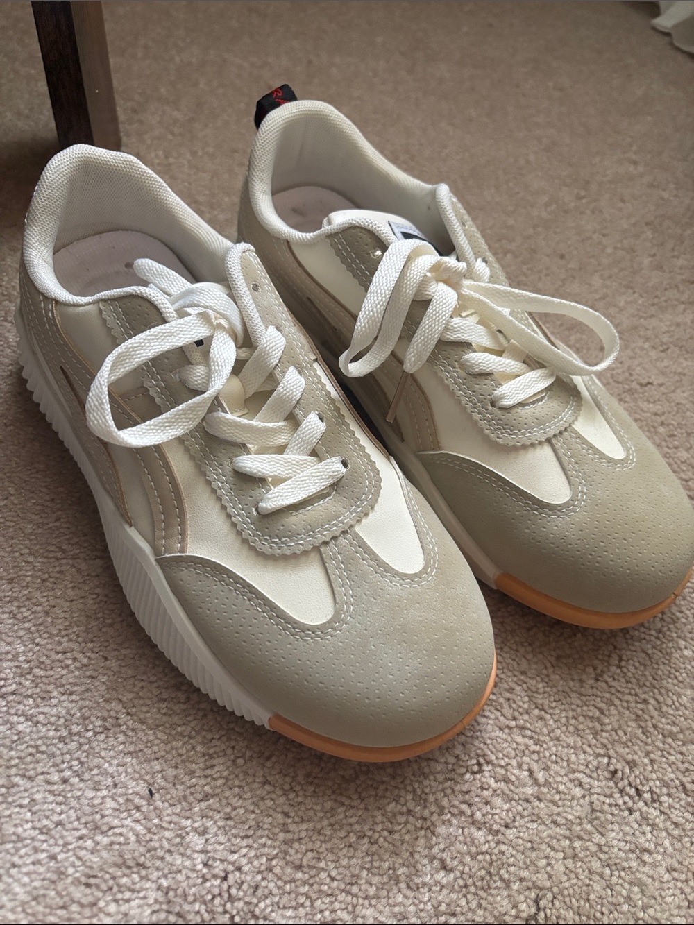 De Florence Neutral Beige & Cream Lace-Up Sneakers